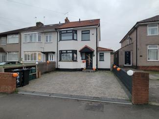 There is goin to be more on the night we will have lights by the window, uv paint across floor leading to the "body in a bag" hanging out the bin, some pumpkins outside and a halloween gonk